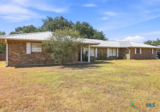 Photo 1 of Single family home for sale at 10940 Blackberry Rd, Salado, TX 76571 | MLS# 624832 | Listing updated on 2026-09-13