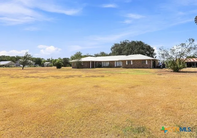Photo 2 of Single family home for sale at 10940 Blackberry Rd, Salado, TX 76571 | MLS# 624832 | Listing updated on 2026-09-13