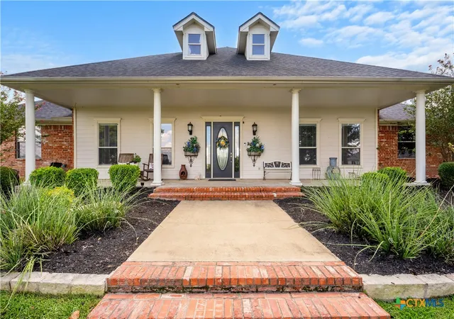 Photo 2 of Single family home for sale at 1226 Ambrose Dr, Salado, TX 76571 | MLS# 624865 | Listing updated on 2026-09-09