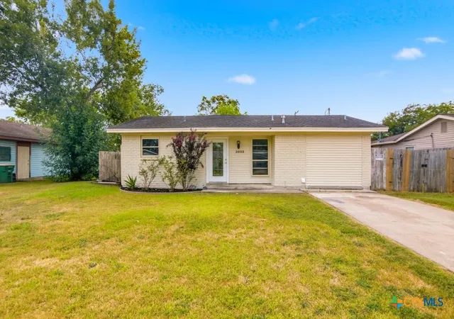 Photo 1 of Single family home for sale at 3003 Gayle St, Victoria, TX 77901 | MLS# 624863 | Listing updated on 2026-09-11