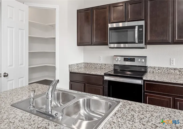 Photo 4 of Single family home for sale at 1303 Cordus Jackson Jr Ln, Killeen, TX 76549 | MLS# 624900 | Listing updated on 2026-09-10