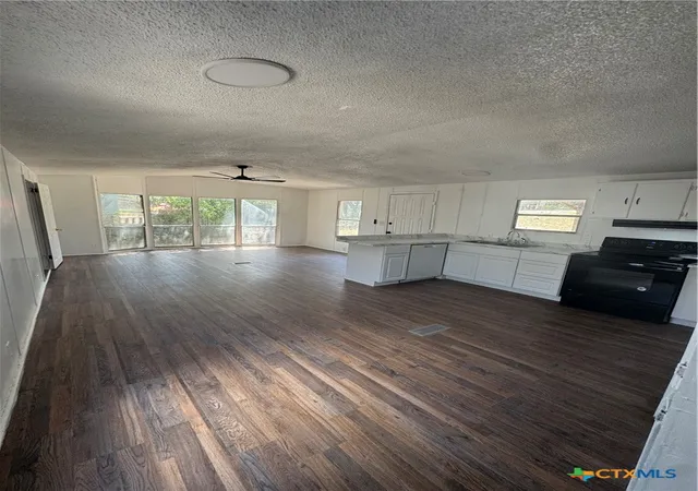 Photo 4 of Manufactured home for sale at 611 Flintstone Dr, Canyon Lake, TX 78133 | MLS# 624901 | Listing updated on 2026-09-10