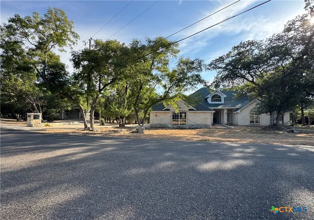Photo 4 of Single family home for sale at 5008 Lakeaire Cir, Temple, TX 76502 | MLS# 624747 | Listing updated on 2026-09-23