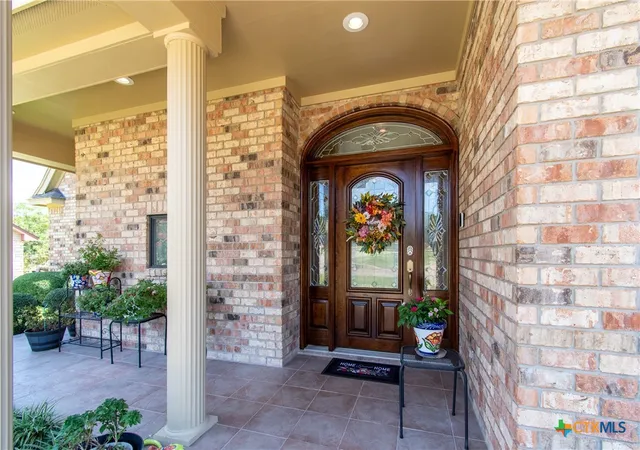 Photo 2 of Single family home for sale at 121 Wallace Blvd, Cameron, TX 76520 | MLS# 624477 | Listing updated on 2026-09-10