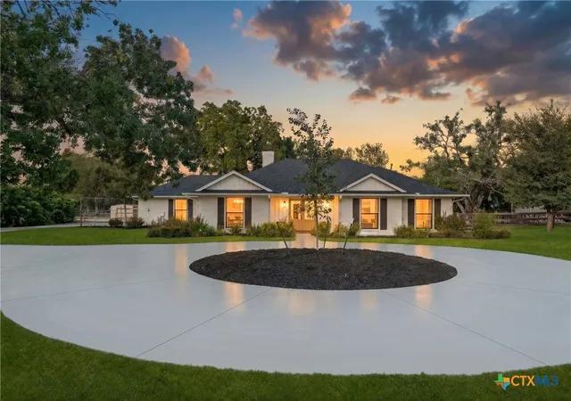 Photo 2 of Sale Pending at 1515 Lake Rd, Belton, TX 76513 | MLS# 624917 | Listing updated on 2026-09-23