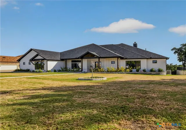 Photo 2 of Single family home for sale at 1079 Mescalero Trl, Belton, TX 76513 | MLS# 624447 | Listing updated on 2026-09-15