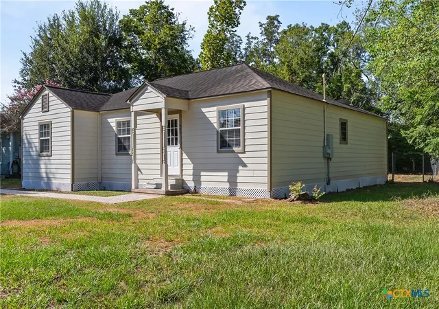 Photo 3 of Single family home for sale at 607 Hanover St, Edna, TX 77957 | MLS# 624666 | Listing updated on 2026-09-10
