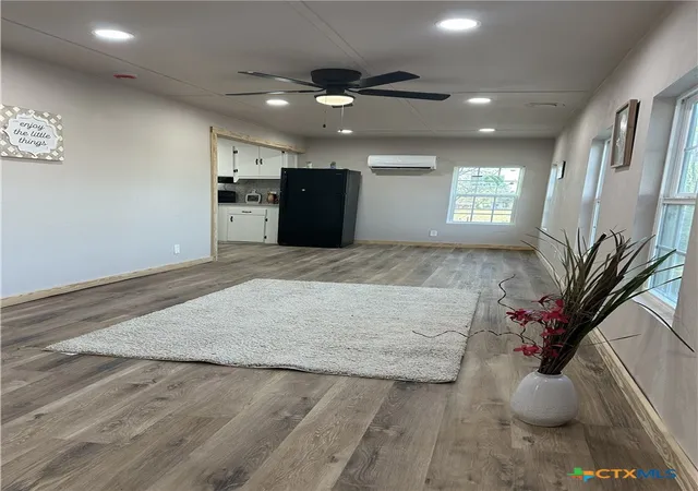 Photo 2 of Single family home for sale at 9354 US Hwy 183, Yoakum, TX 77995 | MLS# 624396 | Listing updated on 2026-09-10