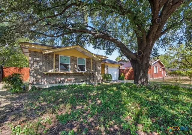 Photo 2 of Single family home for sale at 1009 Cedar Dr, Killeen, TX 76543 | MLS# 624957 | Listing updated on 2026-09-11