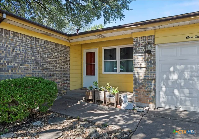 Photo 3 of Single family home for sale at 1009 Cedar Dr, Killeen, TX 76543 | MLS# 624957 | Listing updated on 2026-09-11