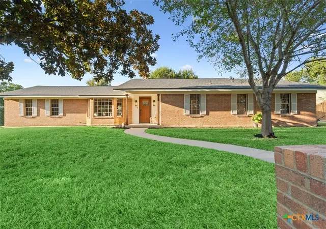 Photo 1 of Single family home for sale at 200 E 21st Avenue, Belton, TX 76513 | MLS# 624835 | Listing updated on 2026-09-30