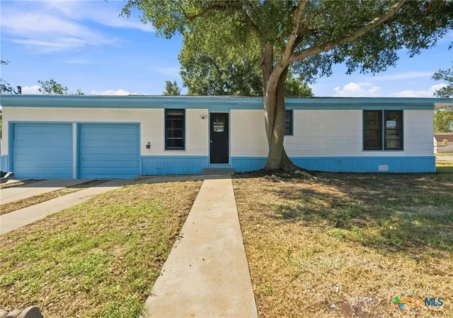 Photo 1 of Single family home for sale at 312 S Wilson Ave, Giddings, TX 78942 | MLS# 624969 | Listing updated on 2026-09-10