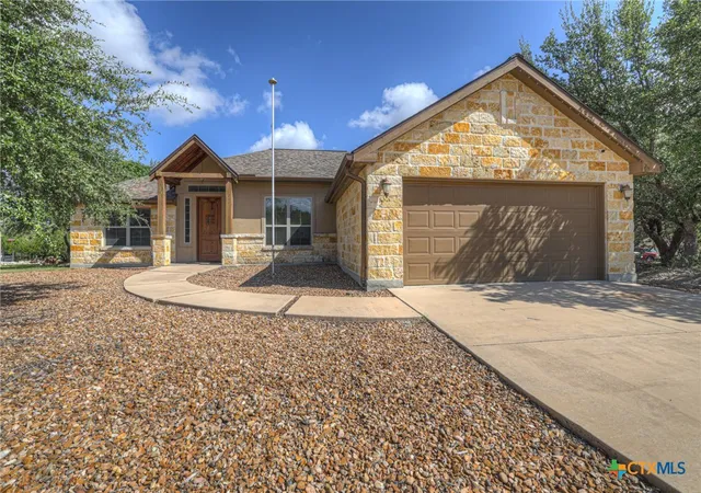 Photo 1 of Single family home for sale at 1184 Summit Blf, Canyon Lake, TX 78133 | MLS# 624963 | Listing updated on 2026-09-10