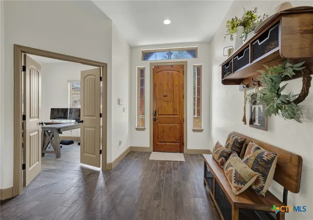 Photo 4 of Single family home for sale at 1184 Summit Blf, Canyon Lake, TX 78133 | MLS# 624963 | Listing updated on 2026-09-10
