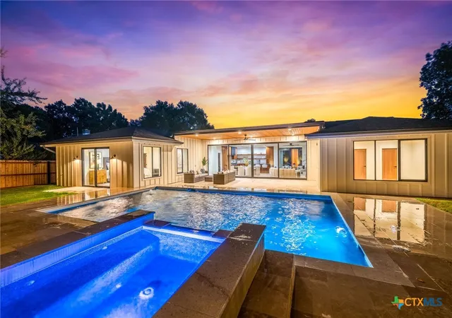 Photo 4 of Single family home for sale at 57 Ohio St, New Braunfels, TX 78130 | MLS# 624667 | Listing updated on 2026-09-16