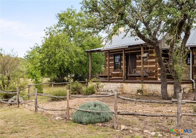 Photo 2 of Single family home for sale at 401 Clear Crk Ln, Fredericksburg, TX 78624 | MLS# 624993 | Listing updated on 2026-09-30