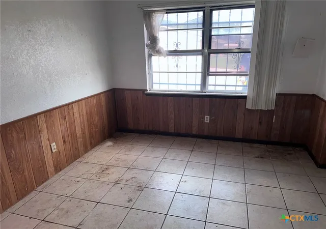 Photo 3 of Single family home for sale at 1002 S 27th Street, Copperas Cove, TX 76522 | MLS# 624998 | Listing updated on 2026-09-15