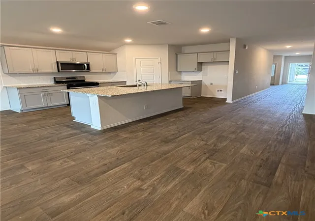 Photo 3 of Single family home for sale at 384 Trent Dr, New Braunfels, TX 78130 | MLS# 624748 | Listing updated on 2026-09-15