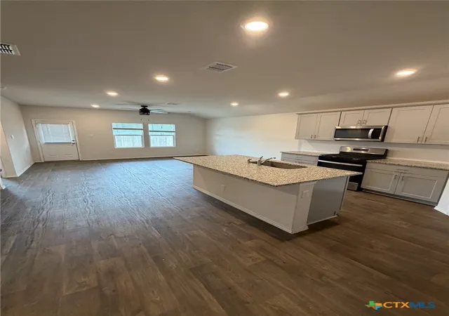 Photo 3 of Single family home for sale at 384 Trent Dr, New Braunfels, TX 78130 | MLS# 624748 | Listing updated on 2026-09-15