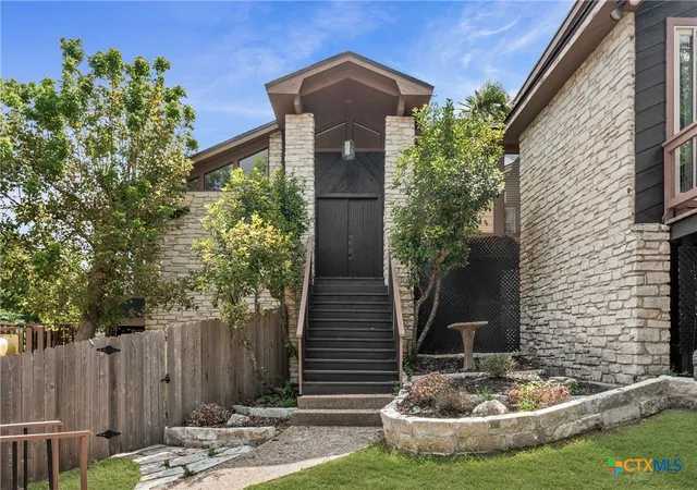 Photo 2 of Single family home for sale at 2800 Pecan Valley Dr, Temple, TX 76502 | MLS# 624372 | Listing updated on 2026-09-13