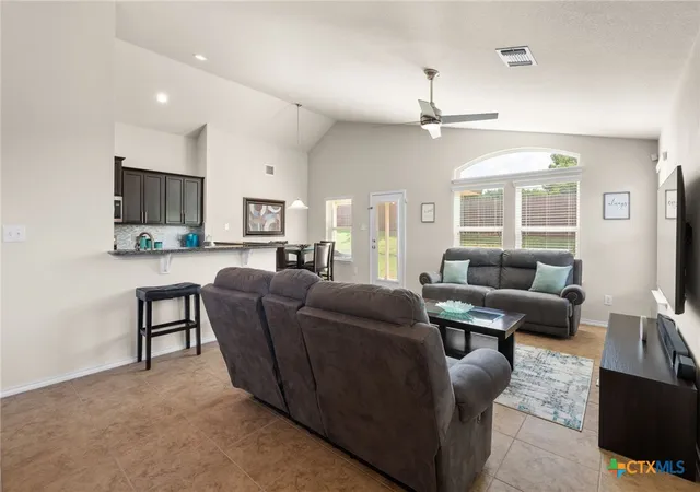 Photo 3 of Sale Pending at 1521 Starlight Dr, Temple, TX 76502 | MLS# 624824 | Listing updated on 2026-10-03