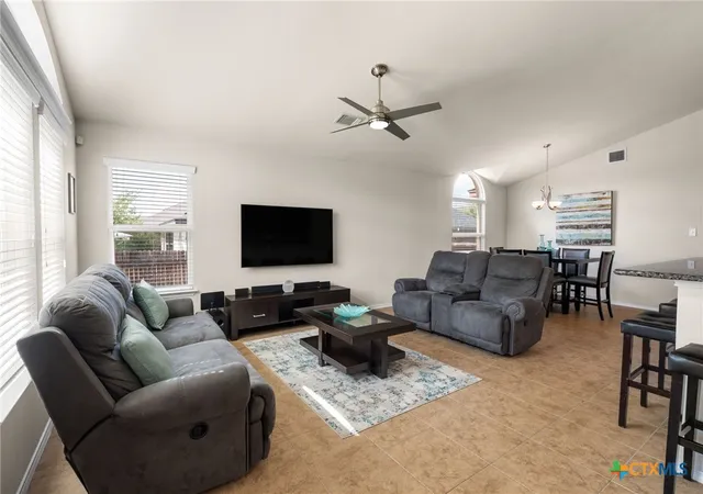 Photo 4 of Sale Pending at 1521 Starlight Dr, Temple, TX 76502 | MLS# 624824 | Listing updated on 2026-10-03