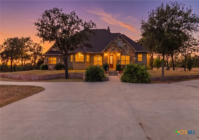 Photo 3 of Single family home for sale at 432 Creekwood Dr, Gonzales, TX 78629 | MLS# 624942 | Listing updated on 2026-09-16