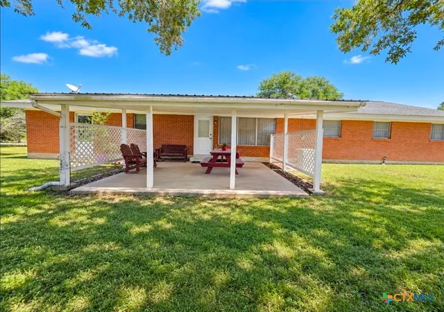 Photo 2 of Single family home for sale at 706 N San Patricio St, Goliad, TX 77963 | MLS# 623428 | Listing updated on 2026-09-11