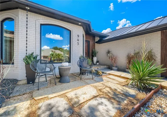 Photo 2 of Single family home for sale at 945 Queens Dr, New Braunfels, TX 78130 | MLS# 624751 | Listing updated on 2026-09-11