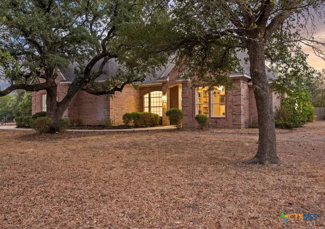 Photo 3 of Single family home for sale at 701 Olde Oaks Dr, Temple, TX 76502 | MLS# 624904 | Listing updated on 2026-10-01