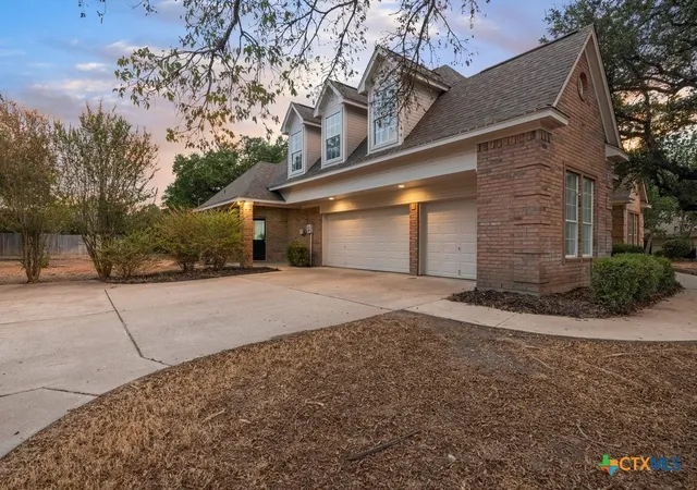 Photo 3 of Single family home for sale at 701 Olde Oaks Dr, Temple, TX 76502 | MLS# 624904 | Listing updated on 2026-10-01