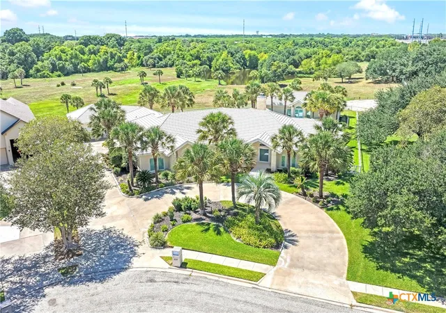 Photo 2 of Mansion for sale at 810 Champions Row, Victoria, TX 77904 | MLS# 625024 | Listing updated on 2026-09-12