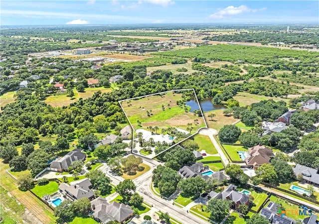 Photo 2 of Single family home for sale at 810 Champions Row, Victoria, TX 77904 | MLS# 625024 | Listing updated on 2026-09-12