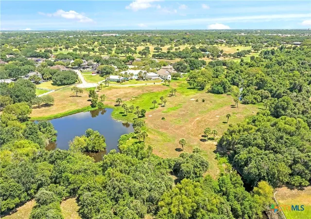 Photo 4 of Single family home for sale at 810 Champions Row, Victoria, TX 77904 | MLS# 625024 | Listing updated on 2026-09-12