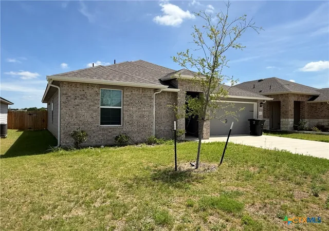 Photo 2 of Single family home for sale at 1411 Rolling Thunder Dr, Killeen, TX 76549 | MLS# 625029 | Listing updated on 2026-09-11