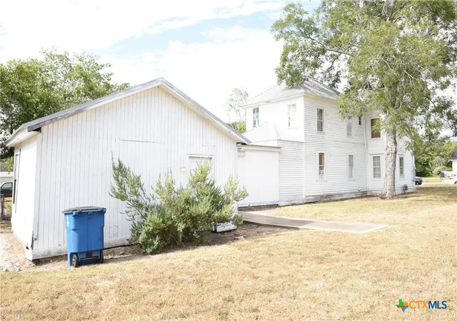 Photo 3 of Single family home for sale at 149 N Commercial St, Goliad, TX 77963 | MLS# 624949 | Listing updated on 2026-09-11
