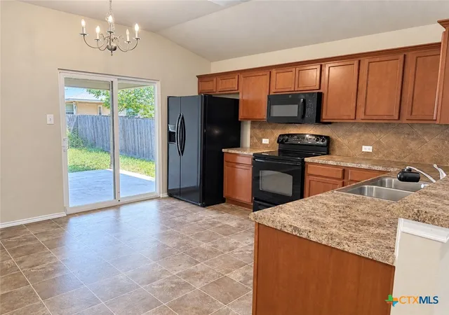 Photo 3 of Single family home for sale at 2131 Echo Hills Dr, New Braunfels, TX 78130 | MLS# 624991 | Listing updated on 2026-09-15
