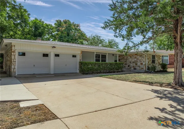 Photo 2 of Single family home for sale at 511 Ridge St, Copperas Cove, TX 76522 | MLS# 624786 | Listing updated on 2026-09-17