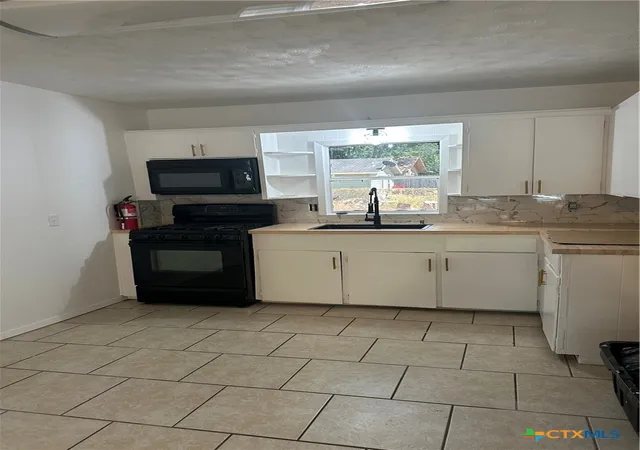 Photo 3 of Single family home for sale at 753 San Antonio Ave, Seguin, TX 78155 | MLS# 625052 | Listing updated on 2026-10-07