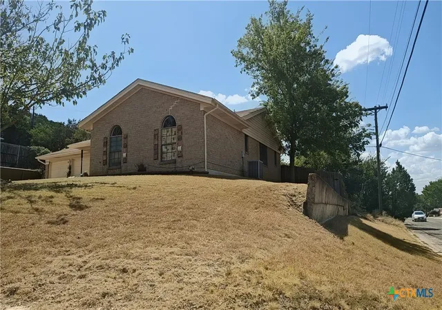 Photo 3 of Single family home for sale at 902 Davie Lee Dr, Copperas Cove, TX 76522 | MLS# 624960 | Listing updated on 2026-09-11