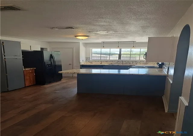 Photo 3 of Single family home for sale at 902 Davie Lee Dr, Copperas Cove, TX 76522 | MLS# 624960 | Listing updated on 2026-09-11