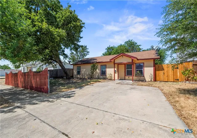 Photo 1 of Single family home for sale at 305 Carter St, Killeen, TX 76541 | MLS# 624932 | Listing updated on 2026-09-13