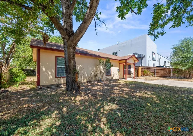 Photo 2 of Single family home for sale at 305 Carter St, Killeen, TX 76541 | MLS# 624932 | Listing updated on 2026-09-13