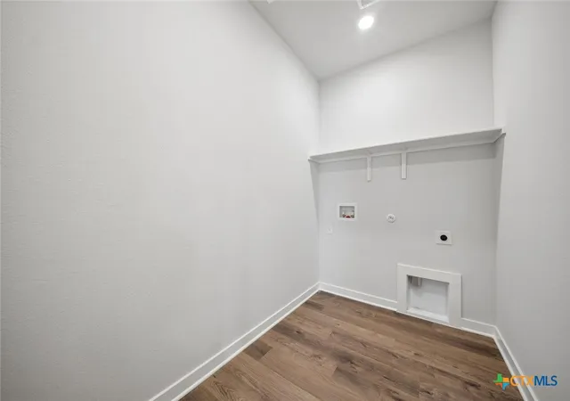 Photo 3 of Single family home for sale at 212 Firefox Way, Jarrell, TX 76537 | MLS# 625064 | Listing updated on 2026-09-15