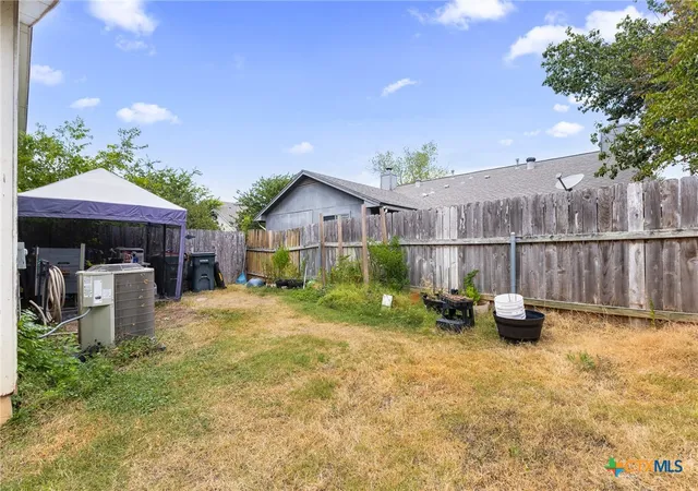 Listing Photo 2 - Condo for sale in building located at 625 Luther Dr, Georgetown, TX 78628 - Unit #