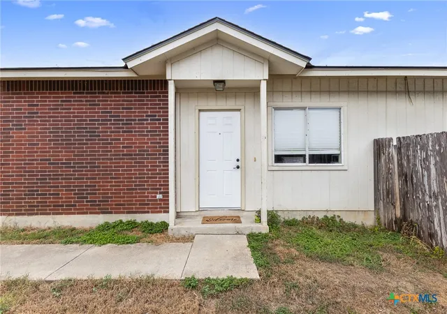Photo 3 of House for sale at 625 Luther Dr, Georgetown, TX 78628 | MLS# 623691 | Listing updated on 2026-09-11