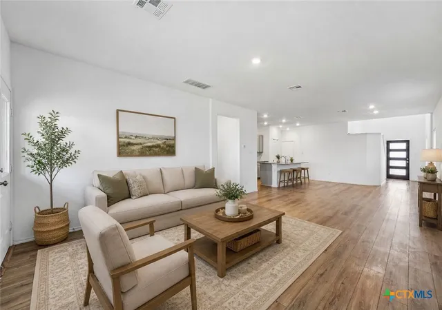 Photo 3 of Single family home for sale at 206 Canley Loop, Hutto, TX 78634 | MLS# 625021 | Listing updated on 2026-10-01