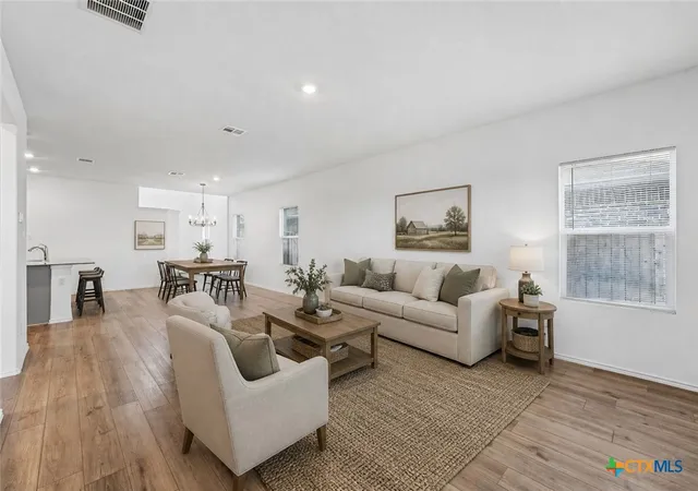 Photo 4 of Single family home for sale at 206 Canley Loop, Hutto, TX 78634 | MLS# 625021 | Listing updated on 2026-10-01