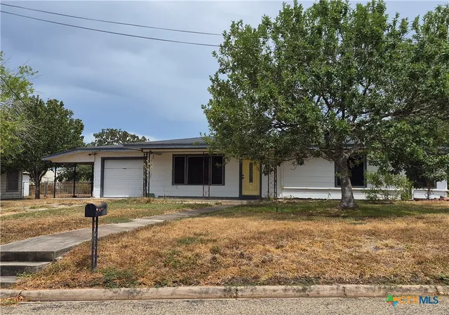 Photo 1 of Single family home for sale at 1010 E Church St, Cuero, TX 77954 | MLS# 625036 | Listing updated on 2026-09-11