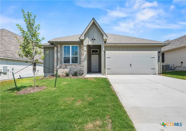 Single family home for sale at 321 State Loop, Troy, TX 76579 | MLS# 625082